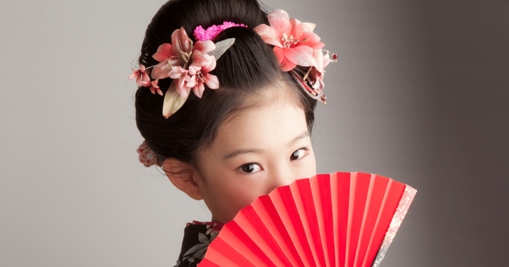 3.髪飾りはサイドや後頭部にもアクセントを出す