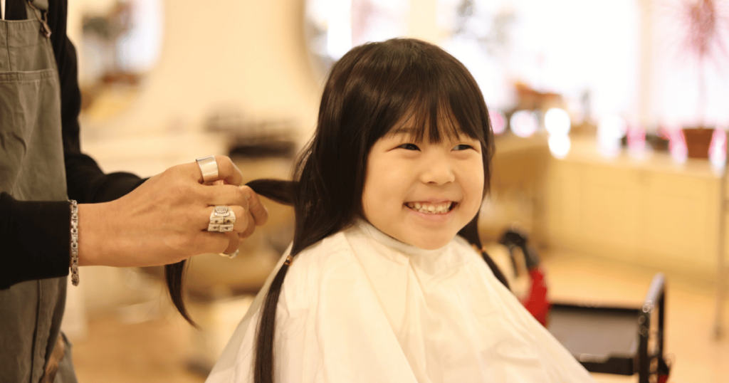 子供の散髪はいつからできる？自宅セルフカットと美容院の目安