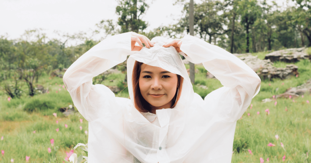 【顔が濡れない】ツバ広フード＋レインバイザーで対策